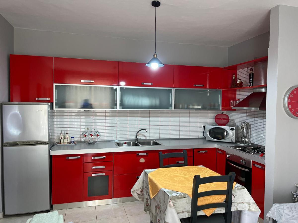 Freskia Apartament Golem (Tirana)